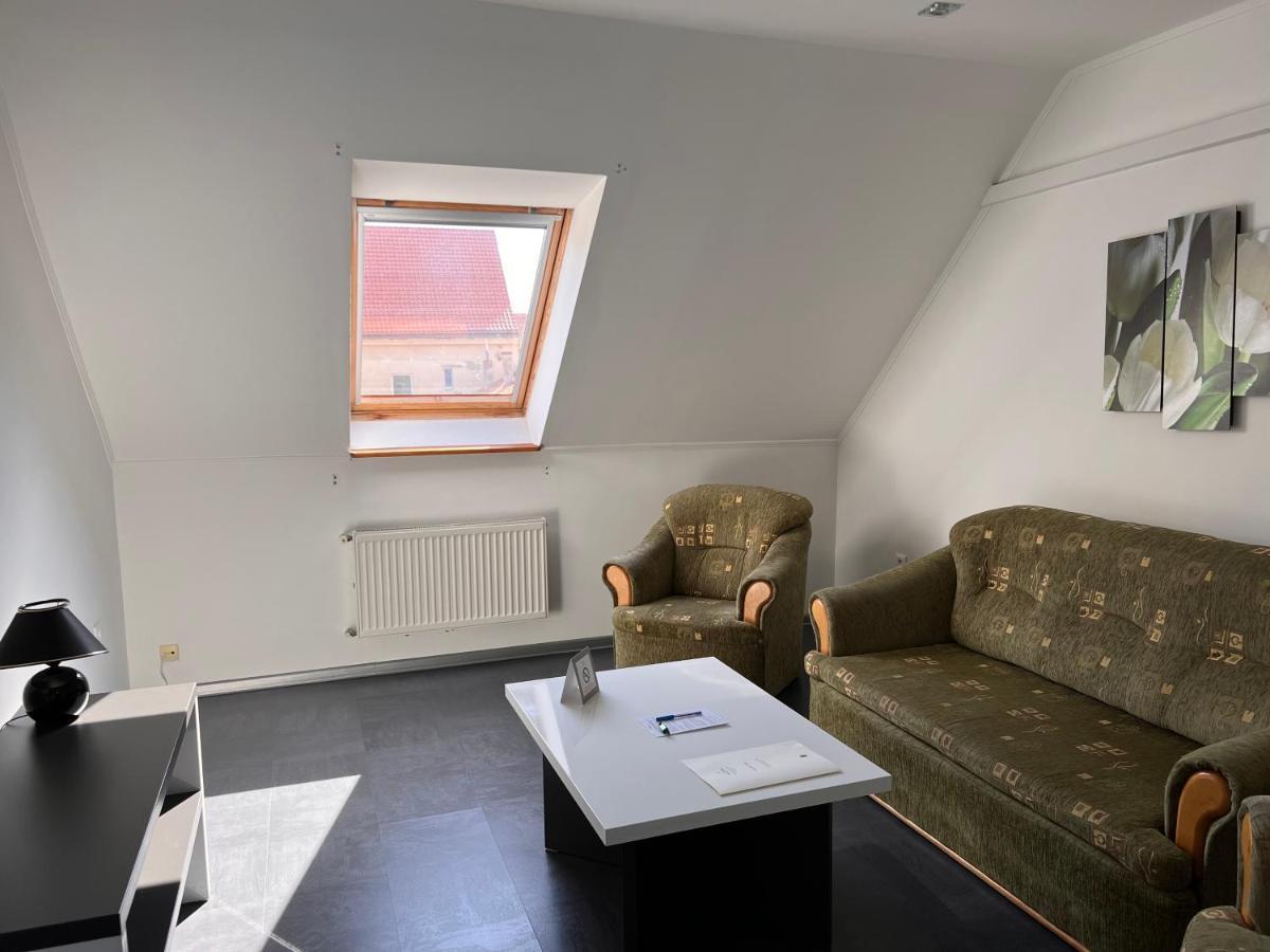 Dependance Patriot Trnava Hotell Exteriör bild