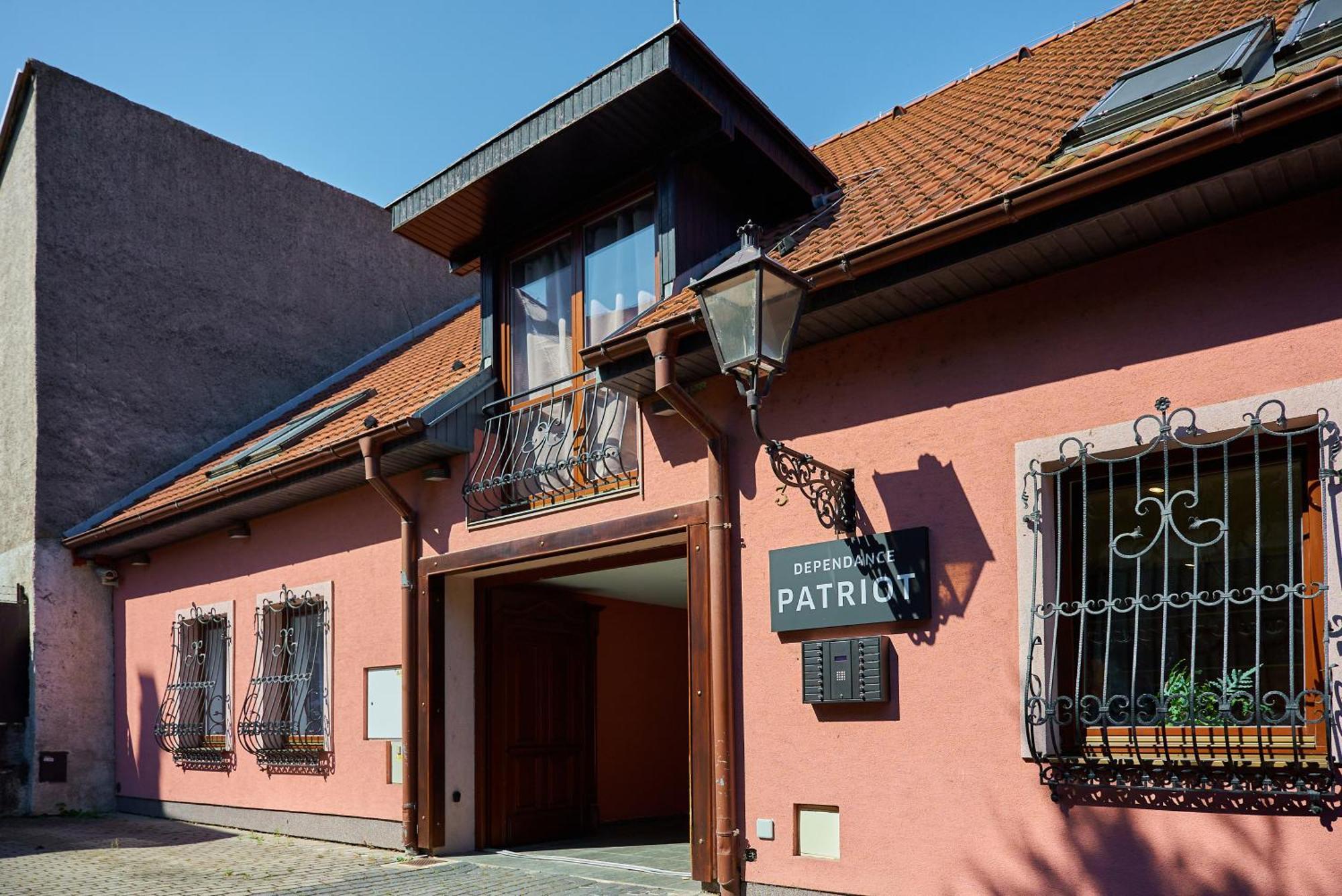 Dependance Patriot Trnava Hotell Exteriör bild