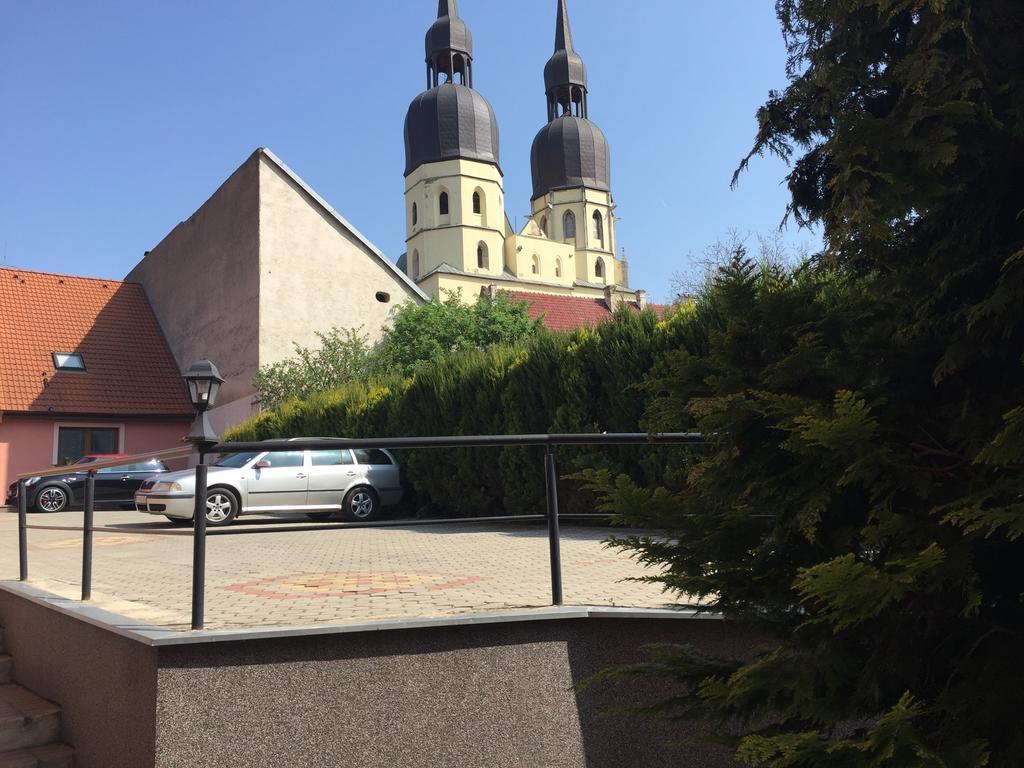 Dependance Patriot Trnava Hotell Exteriör bild